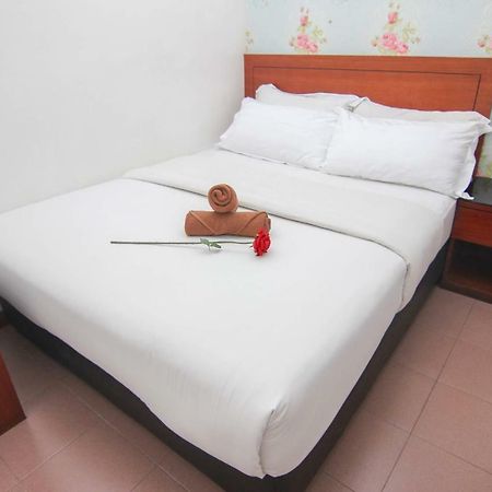 Rose cabaña Hotel Taman Daya Johor Bahru Exterior foto